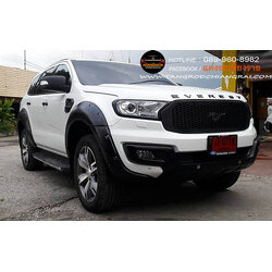 ซุ้มล้อมีน๊อต 9 นิ้ว Ford Everest 2015