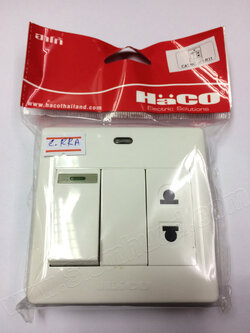 เต้ารับ 2 ขา 1 ช่อง+สวิทช์ทางเดียว 1 ช่อง 16แอมป์ หร้อมกล่องหน้ากากลอย (HACO) M3-R11 (รุ่นไหม่ รหัส M3N)