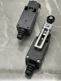 ลิมิตสวิทซ์ ตัวพลาสติกสีดำ LIMIT SWITCH รุ่น TZ-9 series และ รุ่น ใช้กับเคเบิ้ลแกลนด์ TG16 series (TEND)