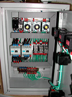 ตู้คอนโทรล ตู้ควบคุมสลับการทำงานออโตเมติก แบบตั้งเวลาและมี Alarm กลิ่ง สัญญาณเสียงกลิ่งเตือน (อุปกรณ์ Control Switch (TEND), Safety Breaker (PANASONIC), Relay (OMRON), MULTI RANGE TIMER (WIP), Alarm Bell, MAGNETIC CONTACTOR (MITSUBISHI)..,