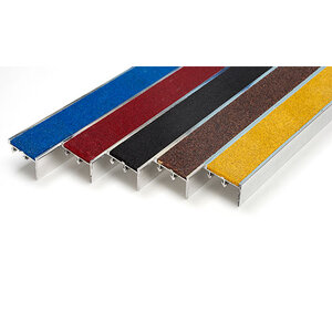 จมูกบันไดอลูมิเนียมอัดด้วยแร่กากเพชร INFINITE รุ่น SC-1 (ราคาสินค้า/เมตร)