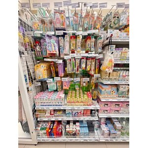 แปรงสีฟัน ยาสีฟัน ผ้าเช็ดฟันเช็ดลิ้น อุปกรณ์ทำความสะอาดช่องปาก