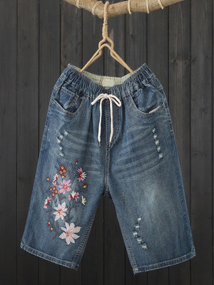 JPNT-003 กางเกงยีนส์ขาสั้น ปักลายดอกไม้สีชมพู