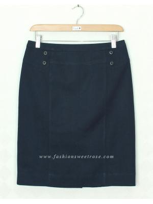 SK-372 กระโปรงทรงสอบ ผ้ายีนส์ญี่ปุ่นสีน้ำเงิน ด้านหน้ากระโปรงดีไซน์ตัดต่อ