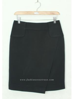 กระโปรงทรงสอบ ผ้าไหมอิตาลีสีดำ ด้านหน้ากระโปรงดีไซน์เรียบหรู / SK-339