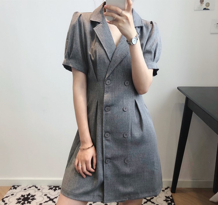 ชุดเดรสสูทแขนสั้น