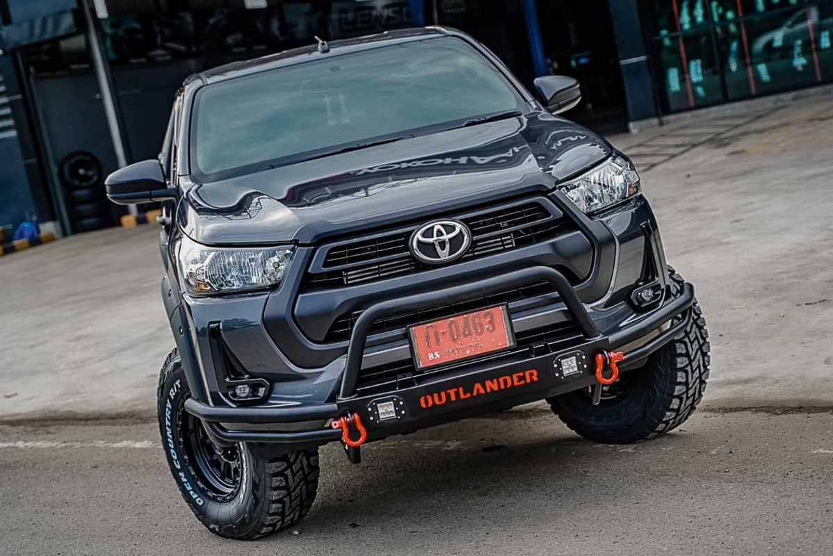 กันชนหน้า OUTLANDER รุ่น ROCKY : REVO ROCCO 2018-2019