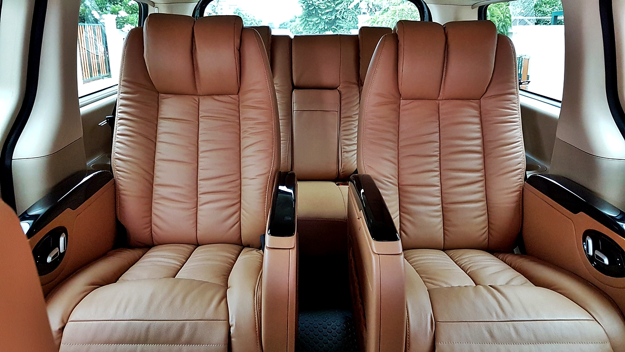 HYUNDAI H-1 DELUXE รถคุณเอกชัยศรีวิชัย [ เบาะ + คอนโซลสูง + เครื่องเสียง + ชุดแต่ง ] - ฮบ7971