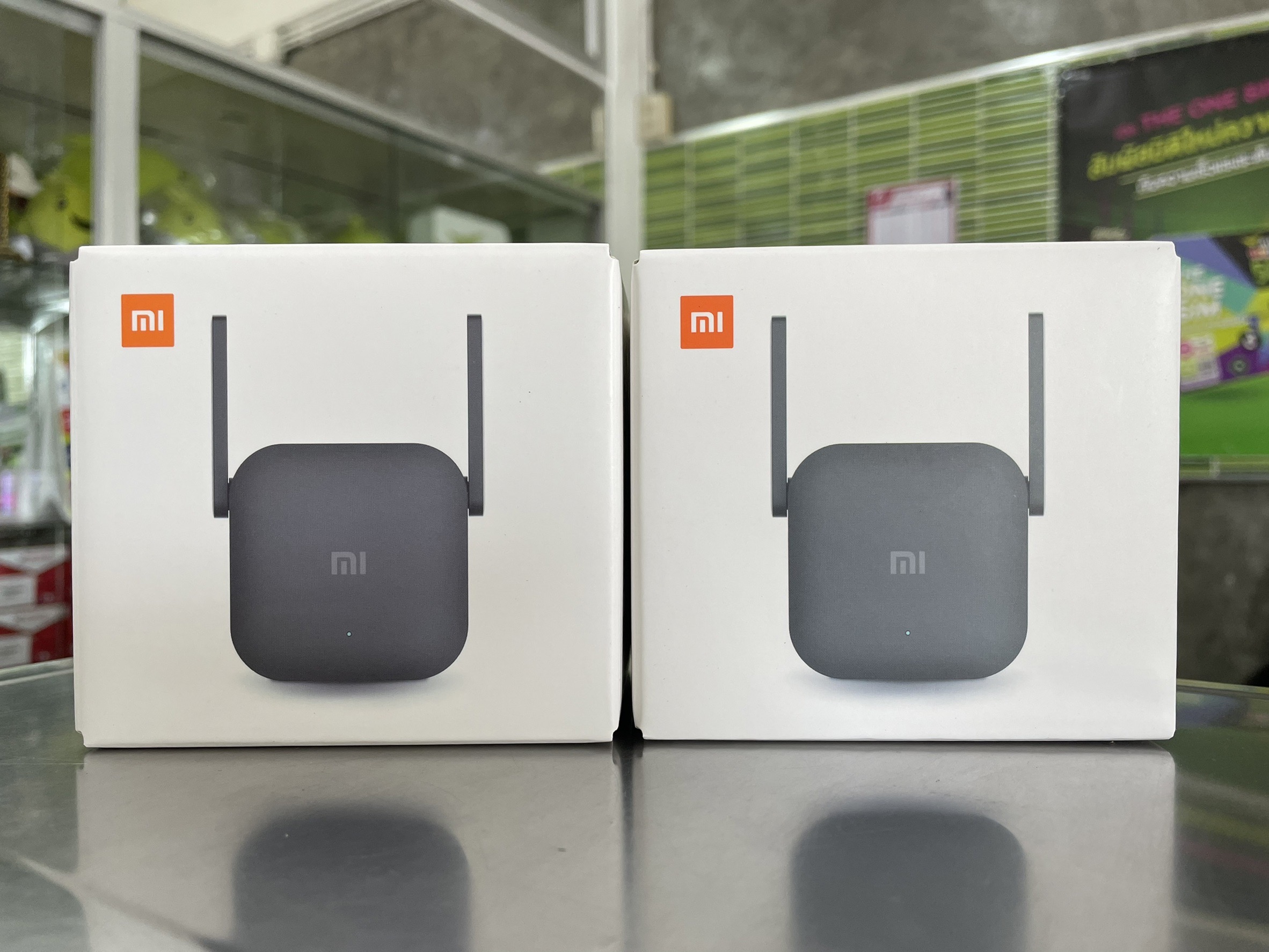(ราคาพิเศษ หมดแล้วหมดเลย) Mi Wi-Fi Range Extender Pro อุปกรณ์ช่วยขยายสัญญาณ Wi-Fi ประกันศูนย์ไทย 1 ปี