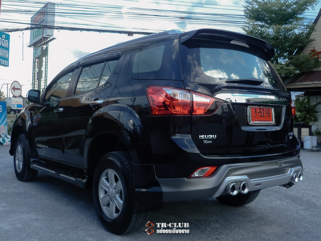 ชุดแต่งสเกิร์ตรอบคัน FREEFORM FM MU-X 2012-2016