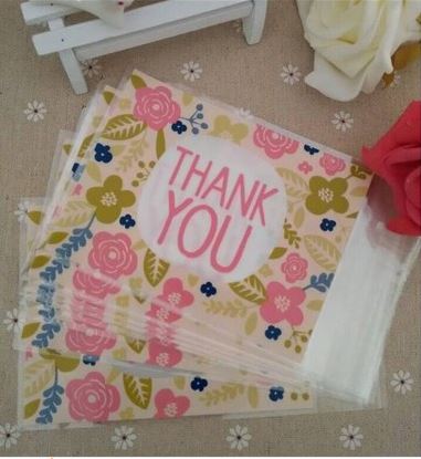 ถุงพลาสติกใสฝากาวลาย colorful สีขาว สำหรับใส่ขนม/คุกกี้/ลูกอมฯลฯ ขนาด 10x16cm (ส่วนใช้งาน 10x13cm) แพ็ค 95-100 ใบ