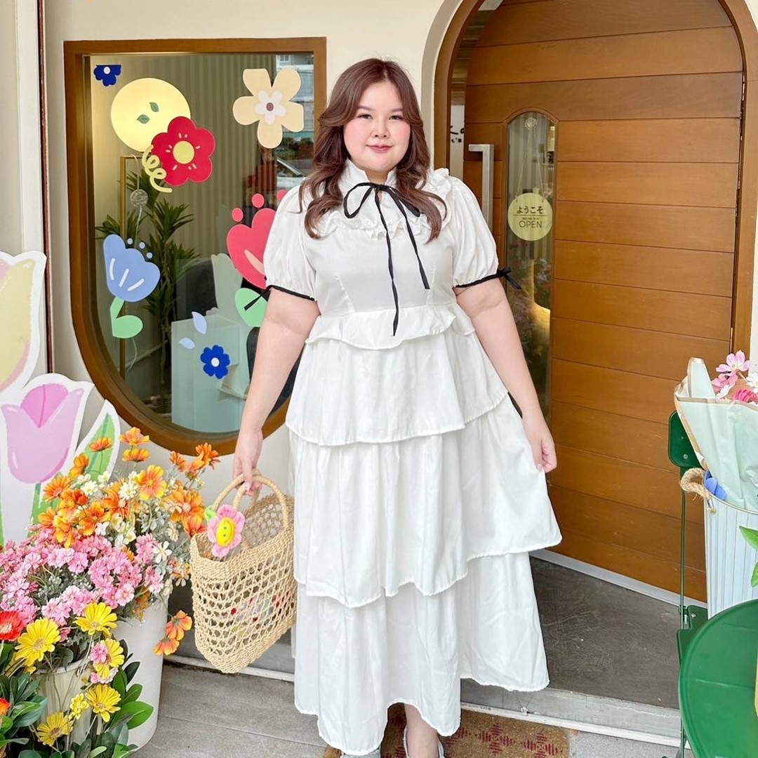 A153 แม็กซี่เดรส สาวอวบ คอแต่งโบว์ ชายกระโปรงซ้อนชั้น ชมพู เหลือง น้ำตาล ขาว ดำ อก 40-50นิ้ว