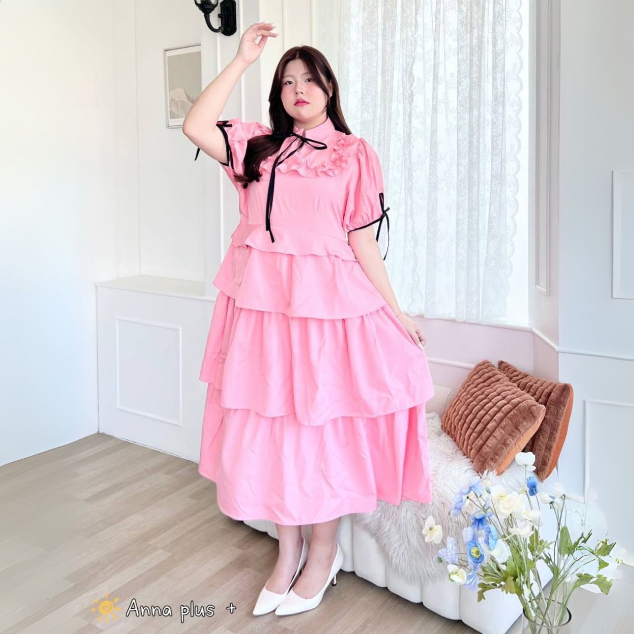 A153 แม็กซี่เดรส สาวอวบ คอแต่งโบว์ ชายกระโปรงซ้อนชั้น ชมพู เหลือง น้ำตาล ขาว ดำ อก 40-50นิ้ว