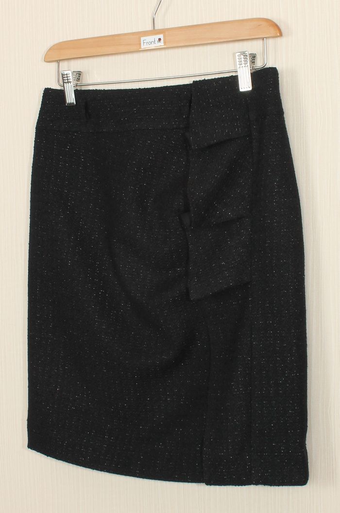 SK-232 กระโปรงแฟชั่นทรงสอบ ผ้า CHANEL สีน้ำเงินเข้ม ด้านหน้ากระโปรงจับจีบ รูดระบาย 3 ชั้น