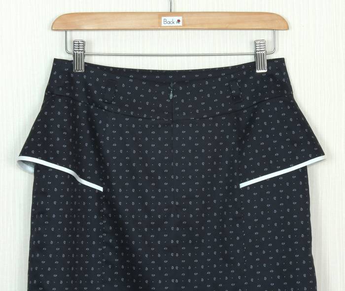 SK-244 กระโปรงแฟชั่น&ทำงาน ทรงสอบแต่งระบาย ผ้าคอตตอนญี่ปุ่นพื้นน้ำเงินเข้มพิมพ์ลายลูกน้ำเล็กๆ