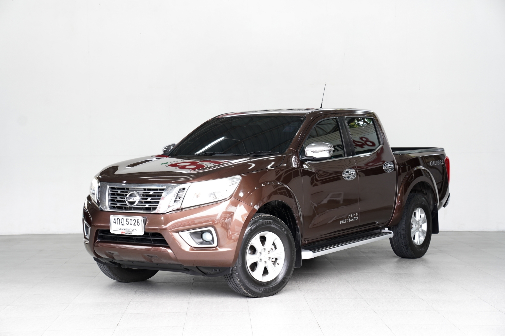 NISSAN NAVARA สีน้ำตาล