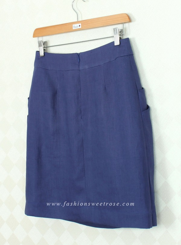 SK-363 กระโปรงทรงสอบ ผ้าลินินสีน้ำเงินคราม ด้านหน้ากระโปรงจับจีบทวิช