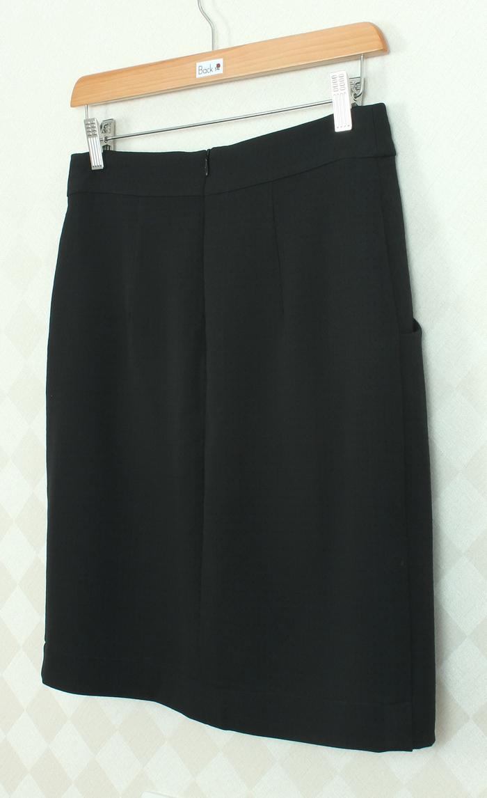 SK-269 กระโปรงทรงเอ ผ้าญี่ปุ่น BM สีดำ เป็นกระโปรงป้าย มีกระเป๋าล้วง 2 ข้าง