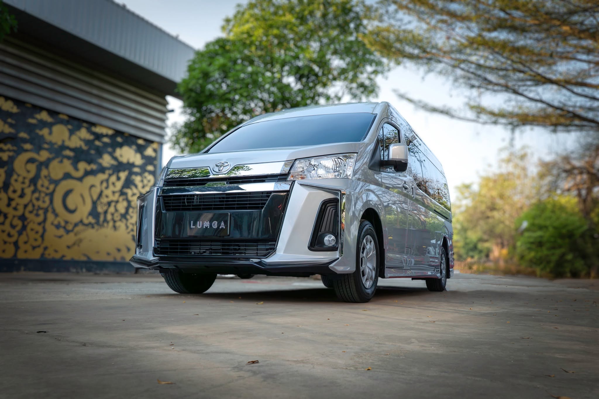 สเกิร์ตกันชนหน้า LUMGA : COMMUTER 2019-2024