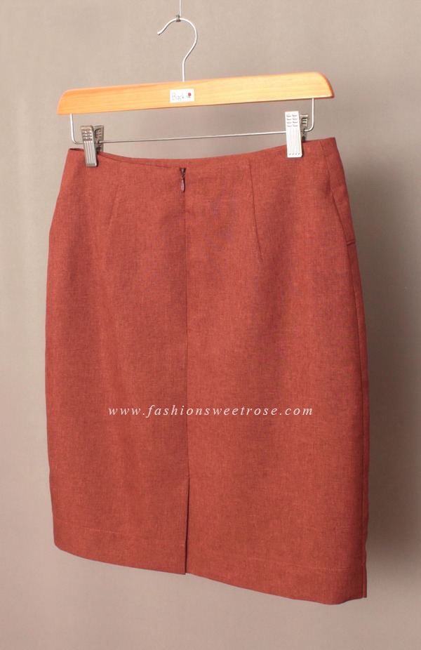 กระโปรงทรงสอบ ผ้าคอตต้อนลินินไอริสสีส้มอิฐ ด้านหน้ากระโปรงดีไซน์เรียบหรู / SK-441