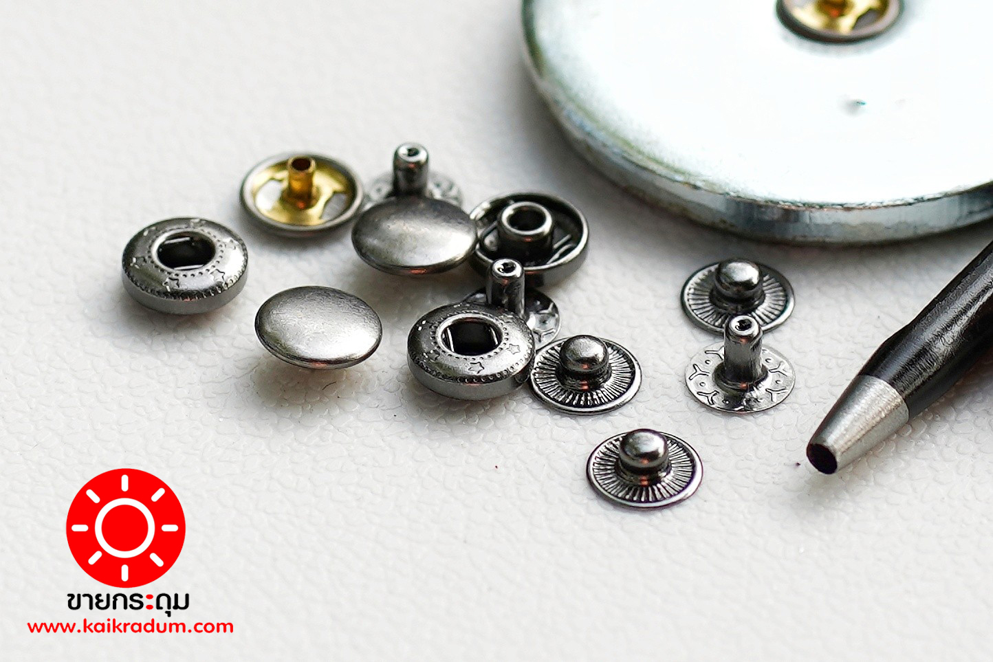 ชุดตอกกระดุมแป๊ก VT2 ขนาดกระดุม 10 มิลลิเมตร เนื้อทองเหลืองแท้ ไม่เป็นสนิม + เจาะรูผ้า+กระดุมแป๊ก สีรมดำ 10 ชุด (40ชิ้น)