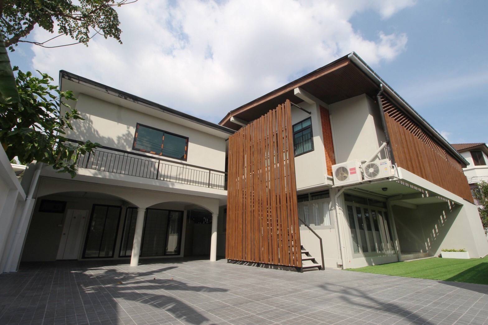 🏡 ให้เช่าบ้านเดี่ยว 2 ชั้น ลาดพร้าว 35 แยก 5-2 หรือ ลาดพร้าว 41 แยก 9 หลังมุม รีโนเวทเป็น บ้านใหม่ พึ่งตกแต่งเสร็จ! - 00048