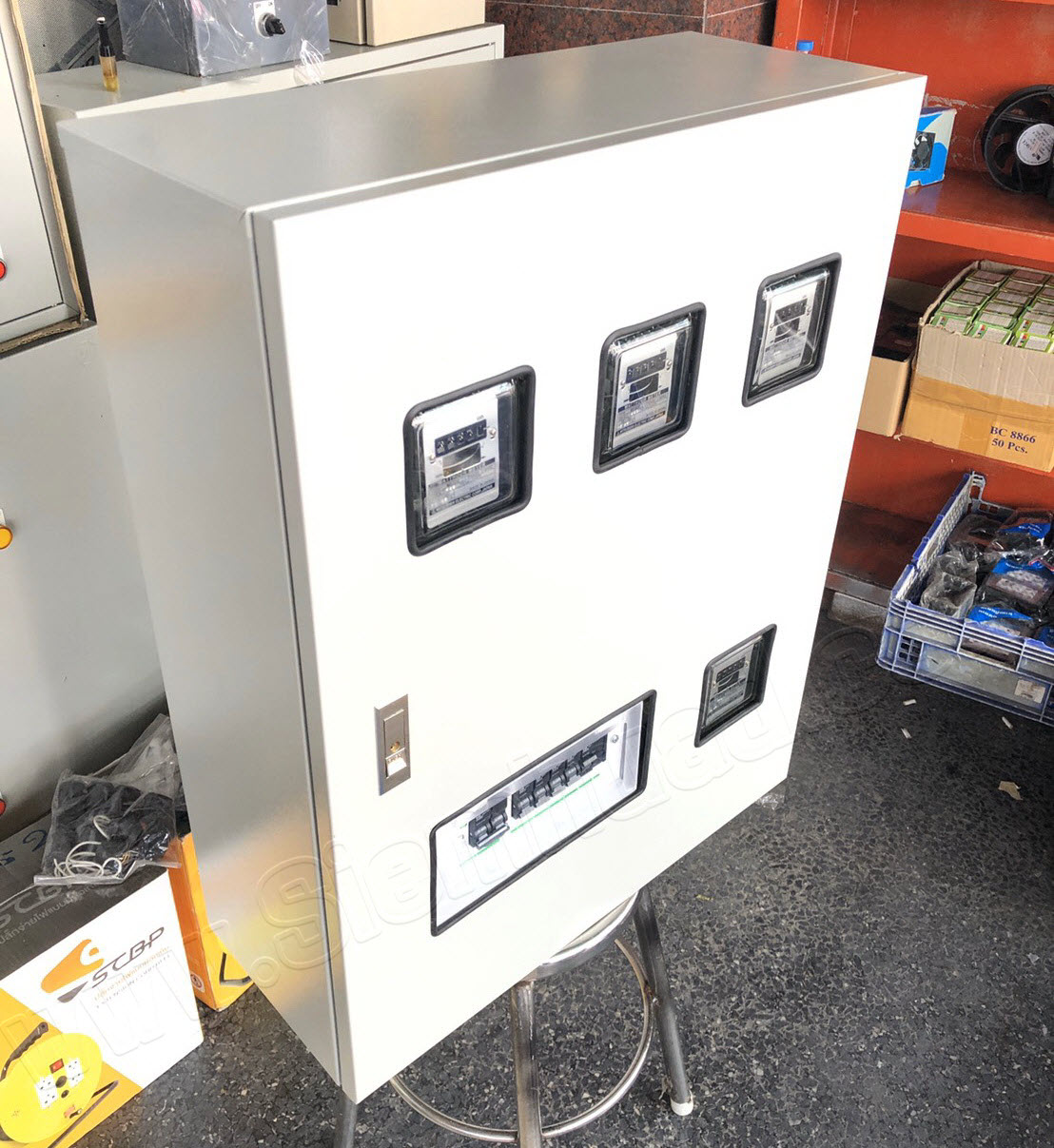 ตู้ไฟ สั่งทำ ตู้มิเตอร์ 2สาย 4ช่อง + ตู้คอนซูมเมอร์ยูนิต Schneider Electric