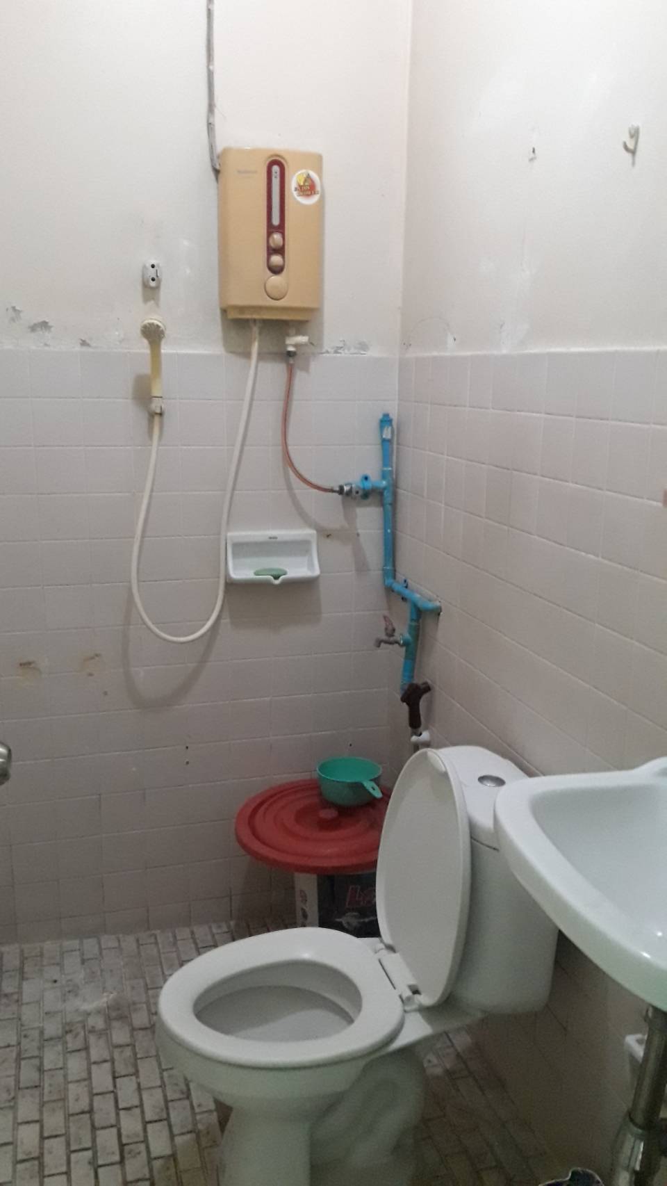 🏡 ขายทาวน์เฮ้าส์ 2 ชั้น หมู่บ้านเสนาวิลล่า 84 แฮปปี้แลนด์ สาย 1 แยก 3 📍 ทำเลดี ติดถนนเมน ใกล้เดอะมอลล์บางกะปิ & MRT บางกะปิ - 00058