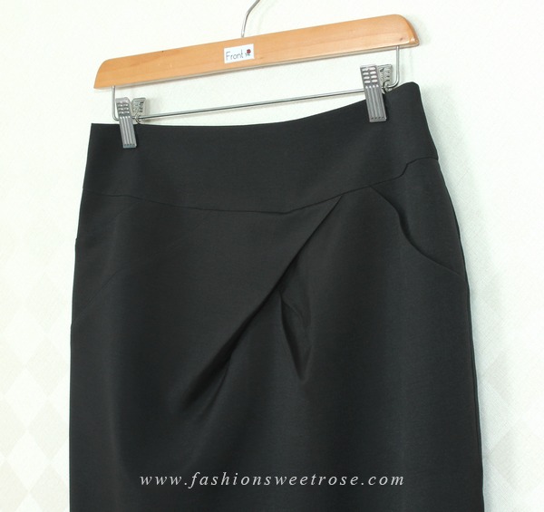 SK-361 กระโปรงแฟชั่น-ทำงาน ทรงสอบ ผ้าไหมอิตาลีสีดำ ด้านหน้ากระโปรงดีไซน์สวยเก๋ มีกระเป๋าข้าง