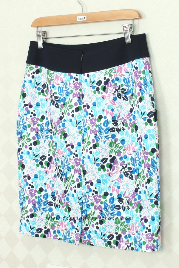 SK-300 กระโปรงแฟชั่น&ทำงาน ทรงสอบ ผ้าคอตต้อนญี่ปุ่นผสมเนื้อสเปนเด็กส์ พิมพ์ลายดอกไม้โทนฟ้า