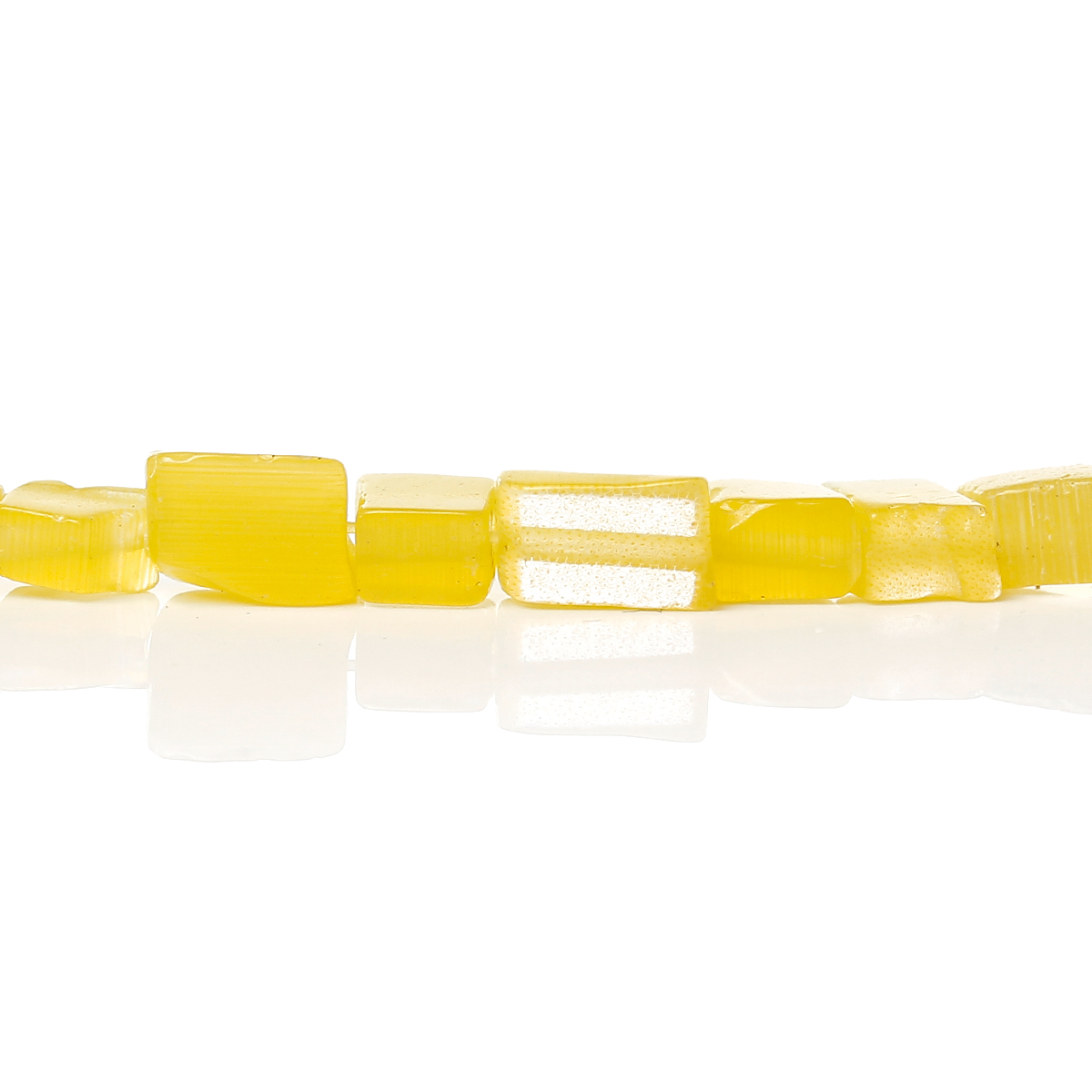 ลูกปัดแก้ว Cat's Eye สังเคราะห์เกรด B สีเหลือง ขนาด 9mm x 5mm - 4mm x 3mm,83cm ยาว 32 นิ้ว 1 เส้นประมาณ 177 ชิ้น