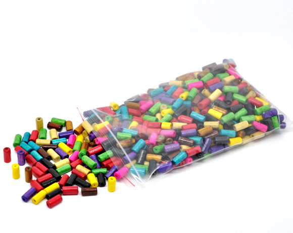 ลูกปัดไม้ ย้อมสี ทรงท่อ ขนาด 12x6mm คละสี แพ็ค 67 กรัม ประมาณ 450 เม็ด