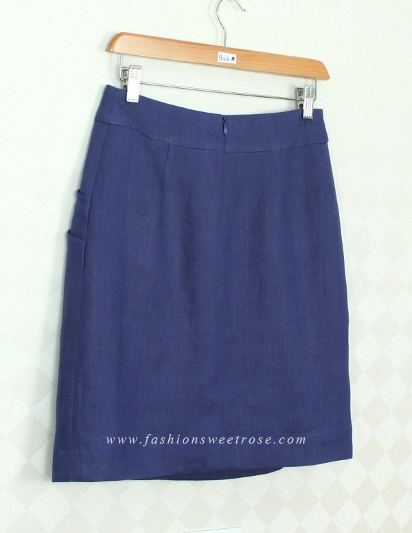 SK-363 กระโปรงทรงสอบ ผ้าลินินสีน้ำเงินคราม ด้านหน้ากระโปรงจับจีบทวิช