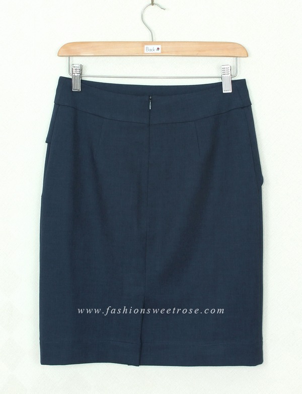 SK-376 กระโปรงทรงสอบ ผ้า Rose Skin สีน้ำเงิน ด้านหน้ากระโปรงออกแบบตัดต่อมีชิ้นแต่งด้านหน้า