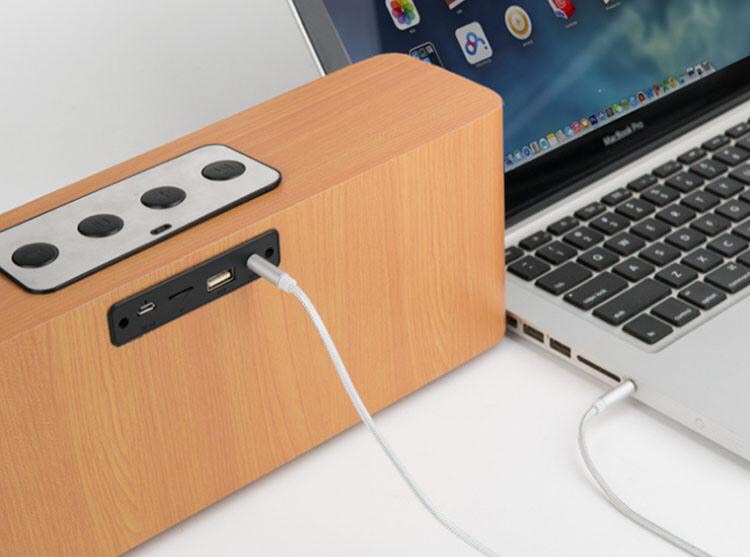 ลำโพงบลูทูธไร้สาย รุ่น Retro Wood เล่นวิทยุ FM ได้