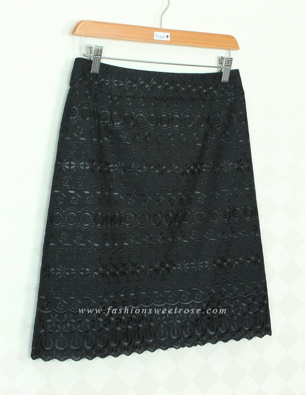 SK-355 กระโปรงทรงเอ ผ้าลูกไม้สีดำ ชายกระโปรงเป็นเชิงลูกไม้