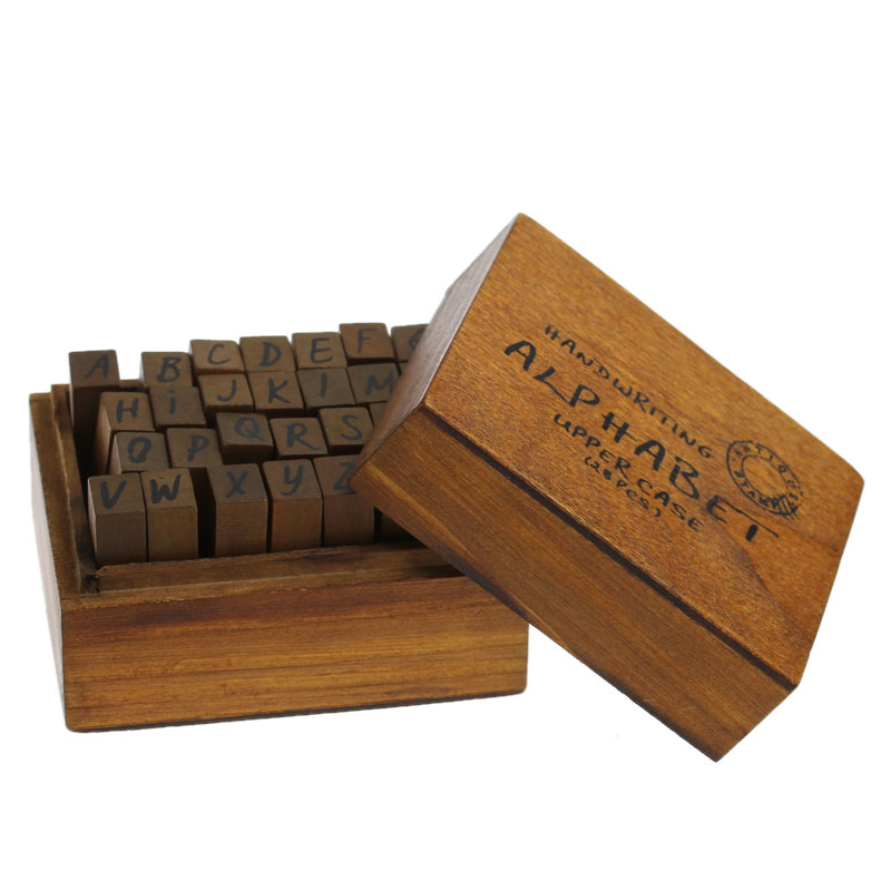 ตัว stamp ไม้สีเหลี่ยมสีน้ำตาล ตัวอักษรภาษาอังกฤษ A-Z 8cm x 6.6cm(3 1/8" x2 5/8"),1 Set