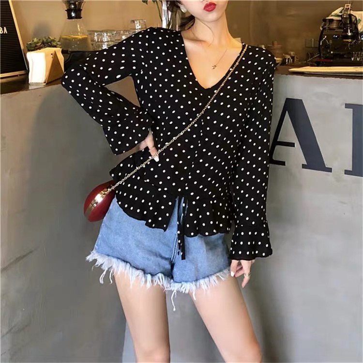 เสื้อครอปลายจุด แขนยาว รูดอก