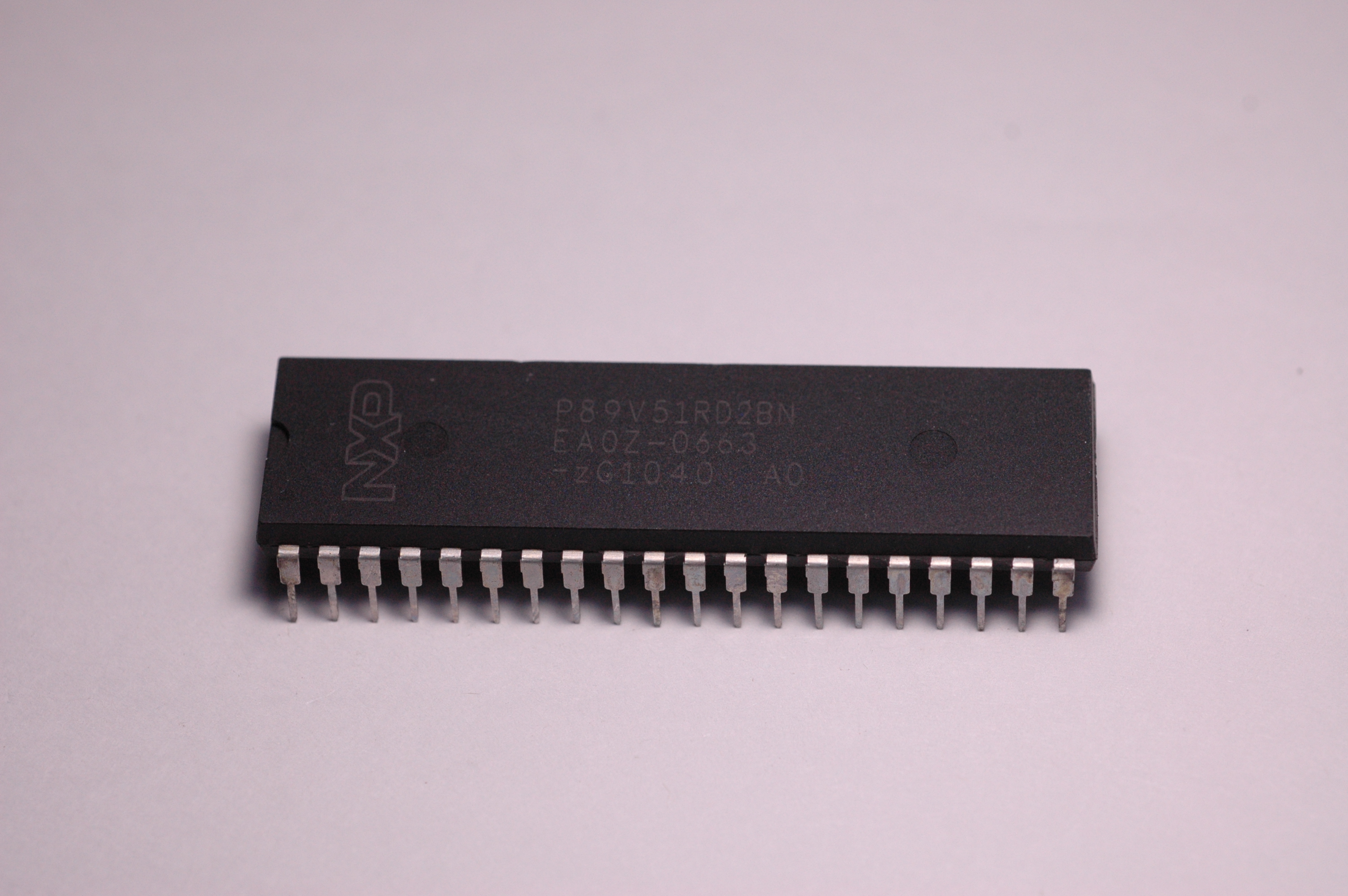 P89V51RD2: MICROCONTROLLER