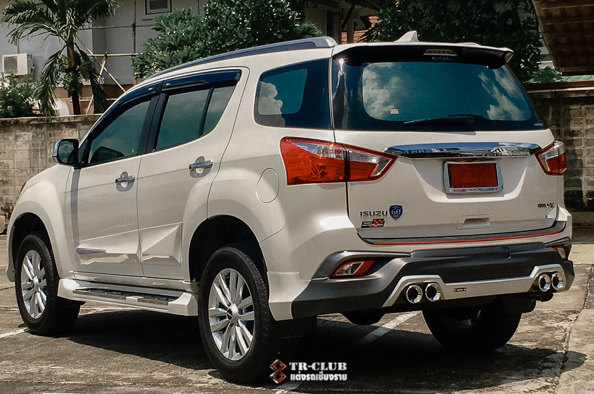 ชุดแต่งสเกิร์ตรอบคัน FS-FREEFORM V1 MU-X 2017-2019