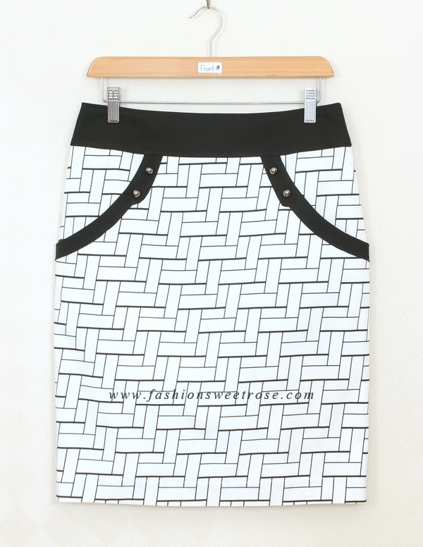 SK-398 กระโปรงแฟชั่น&ทำงาน ทรงสอบ ผ้าคอตต้อนผสมเนื้อสเปนเด็กส์ พิมพ์ลายกราฟฟิกดำ-ขาว