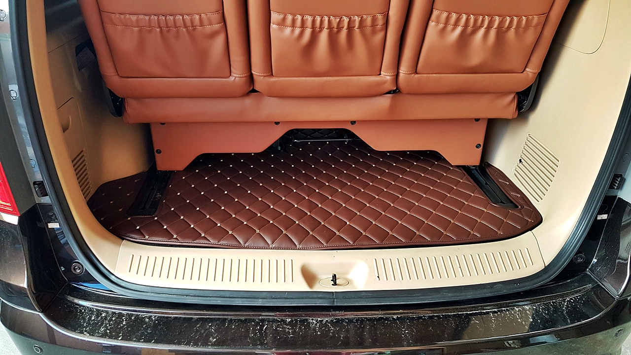 HYUNDAI H-1 DELUXE รถคุณดุล คันที่ 2 [ เบาะ + คอนโซล + ช่วงล่าง + แดมป์ + กุหลังคา + พรม + ล้อ + ประตูท้ายไฟฟ้า ] - นข 1515