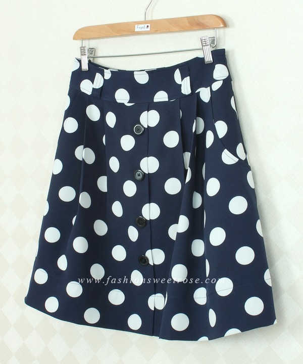 SK-298 กระโปรงแฟชั่น&ทำงาน ทรงบาน ผ้าไหมอิตาลีพิมพ์ลาย Polka Dot จุดขาวพื้นน้ำเงิน มีกระเป๋าล้วงได้ 2 ข้าง