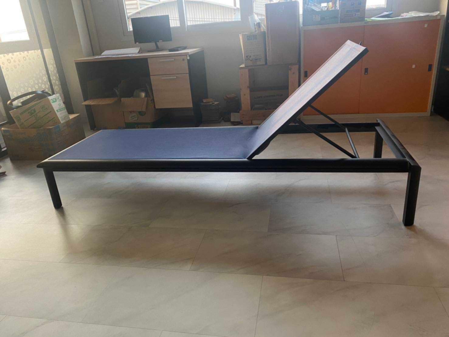 เตียงอาบแดด รุ่น Black Aluminum lounger