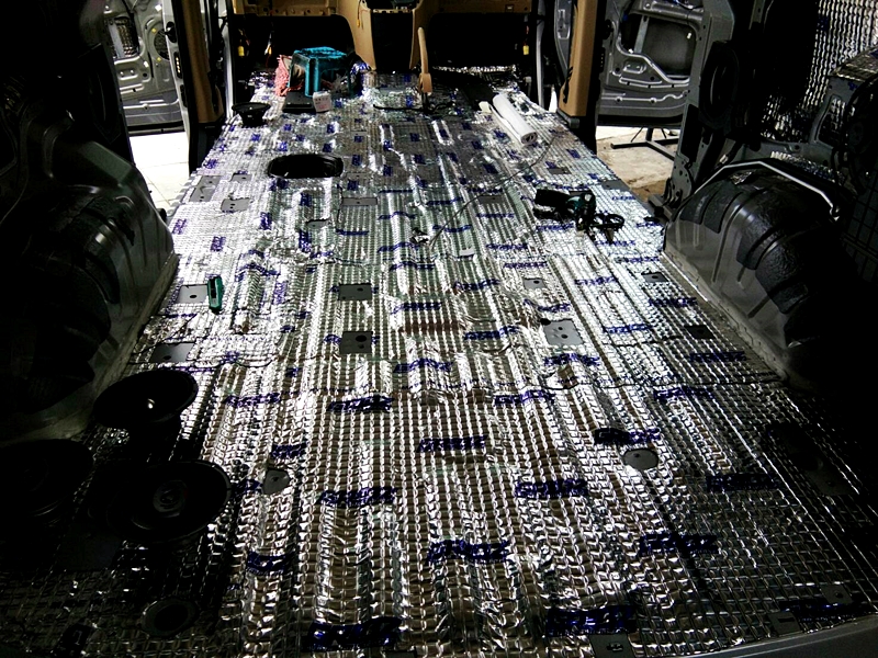 HYUNDAI H-1 TOURING 2016 [ ประตูไฟฟ้า 1 ข้าง + เครื่องเสียง + ชุดแต่งรอบคัน + แดมป์ ] {ณ3940}