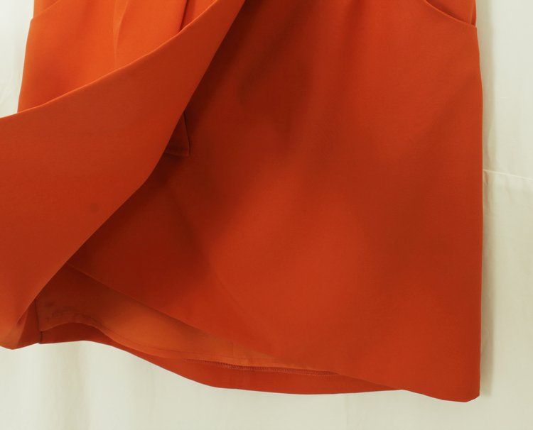 SK-079 กระโปรงทรงเอ ผ้าไหมอิตาลี สีส้มอิฐ เป็นกระโปรงป้ายมีกระเป๋าล้วง 2 ข้าง