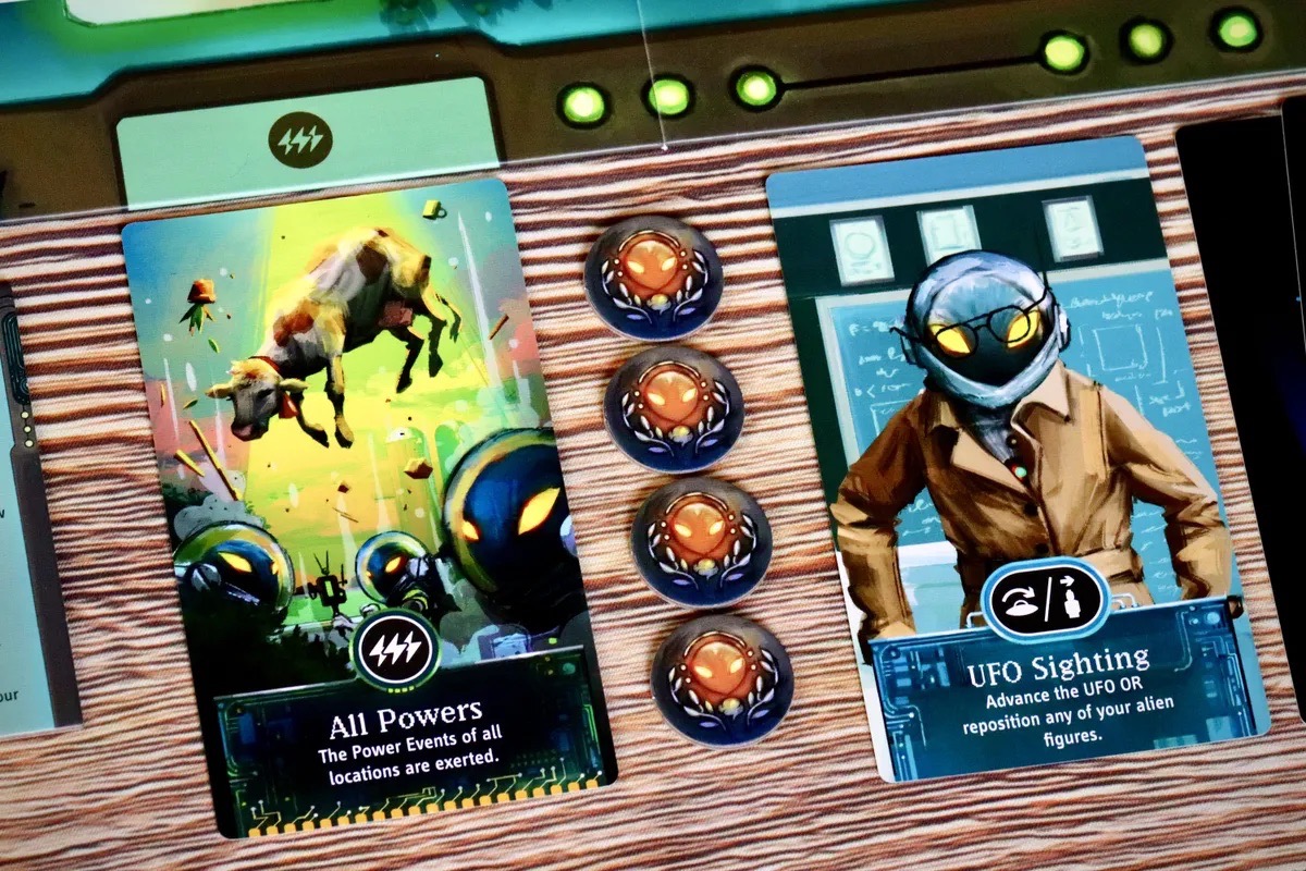 SILOS: Secret InterLopers from Outer Space! และส่วนเสริม Crop Circles Module บอร์ดเกม ของแท้