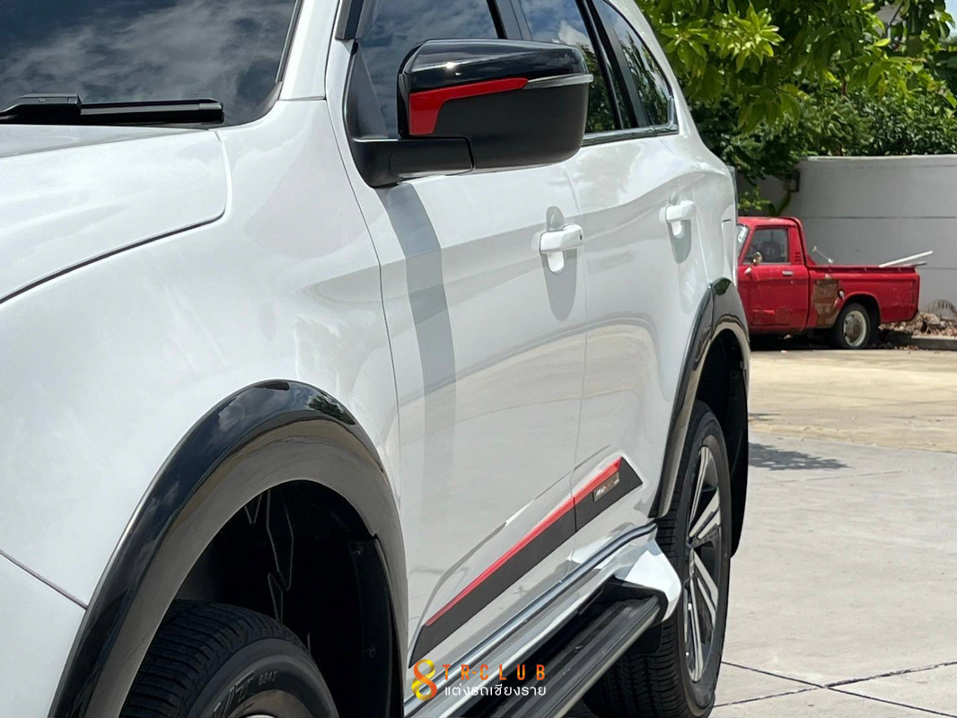 ชุดแต่งสเกิร์ตรอบคัน Emperor M II (Active, Altimate Elegant) MU-X 2025