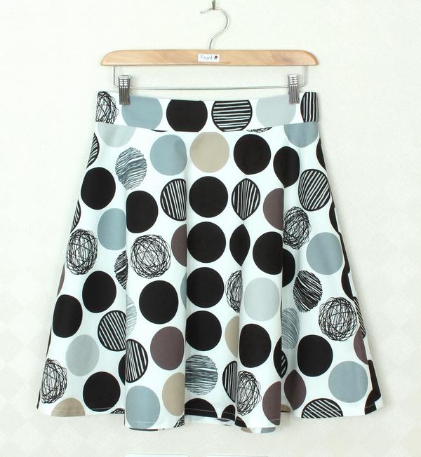 SK-334 กระโปรงแฟชั่น&ทำงาน ทรงย้วย ผ้าคอตต้อนญี่ปุ่นพิมพ์ลายวงกลมกราฟฟิก