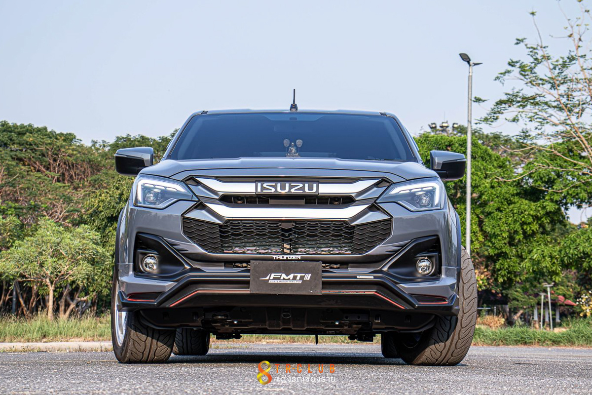 ชุดแต่งสเกิร์ตรอบคัน THUNZER สำหรับ ALL NEW D-MAX 2023 (ตัวเตี้ย)
